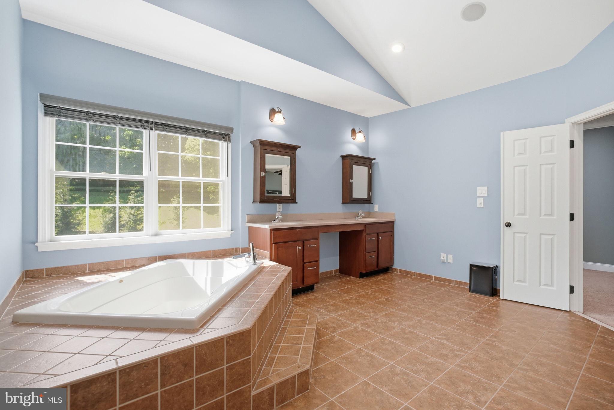CHESTNUT RIDGE ESTATES - Residential