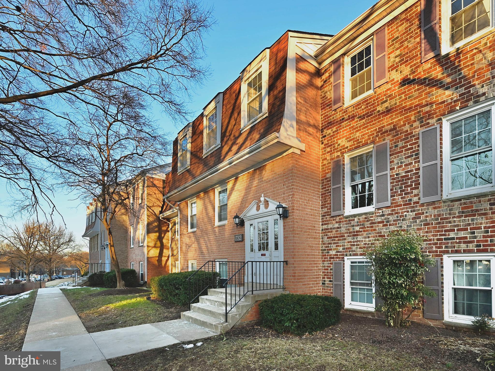Good-size one-bedroom unit with one assigned parking spot and additional storage  in an appealing location. Light-filled with exposure on both sides. Parquet floor in all living areas. Updated windowed bathroom.  Large balcony overlooks open area. Offered as-is but in livable condition. Price reflects the need of further updating. Great value!