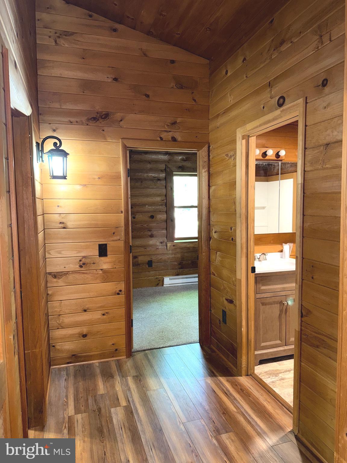 SLEEPY CREEK MOUNTAIN RETREAT - Residential