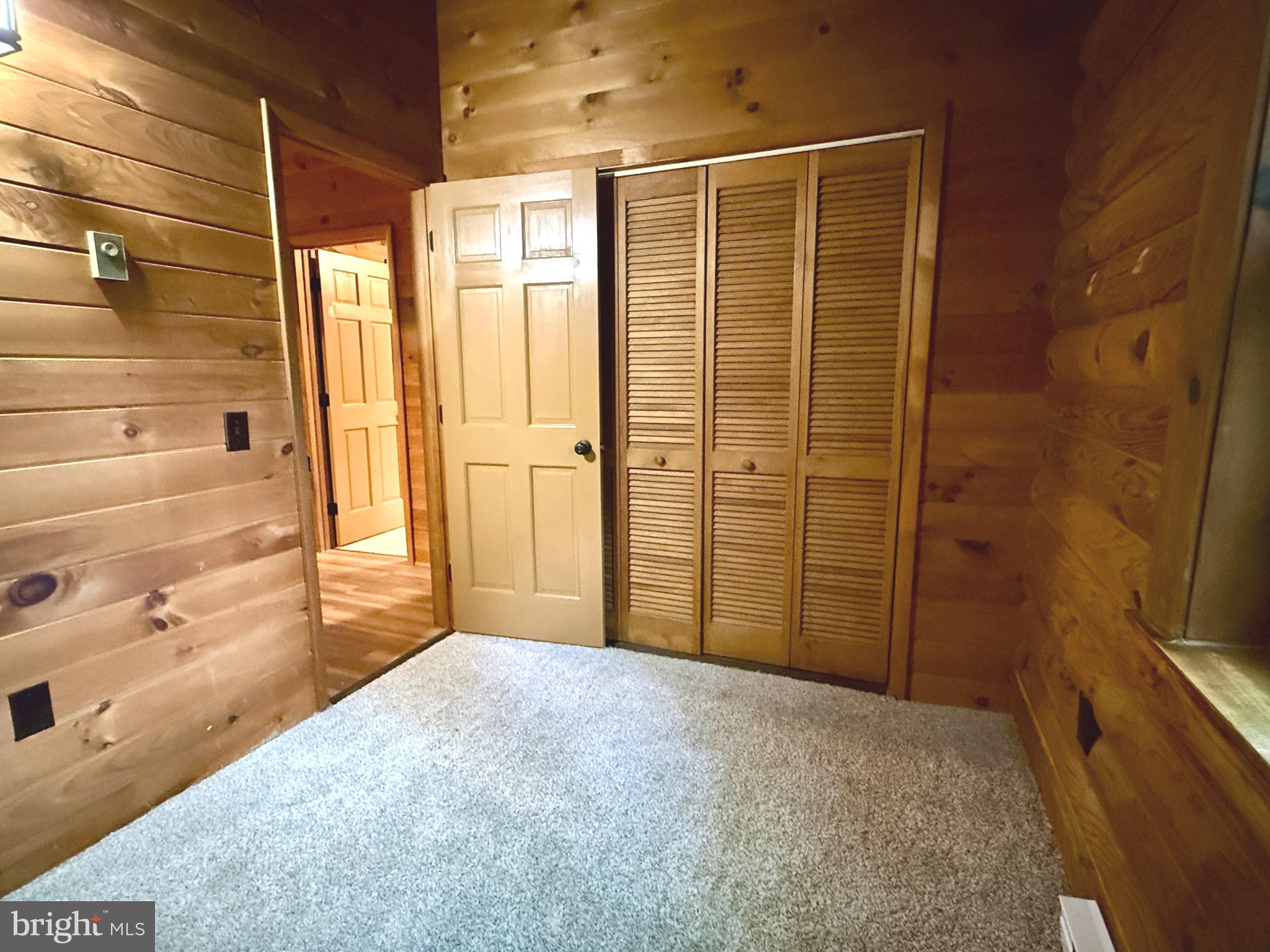 SLEEPY CREEK MOUNTAIN RETREAT - Residential