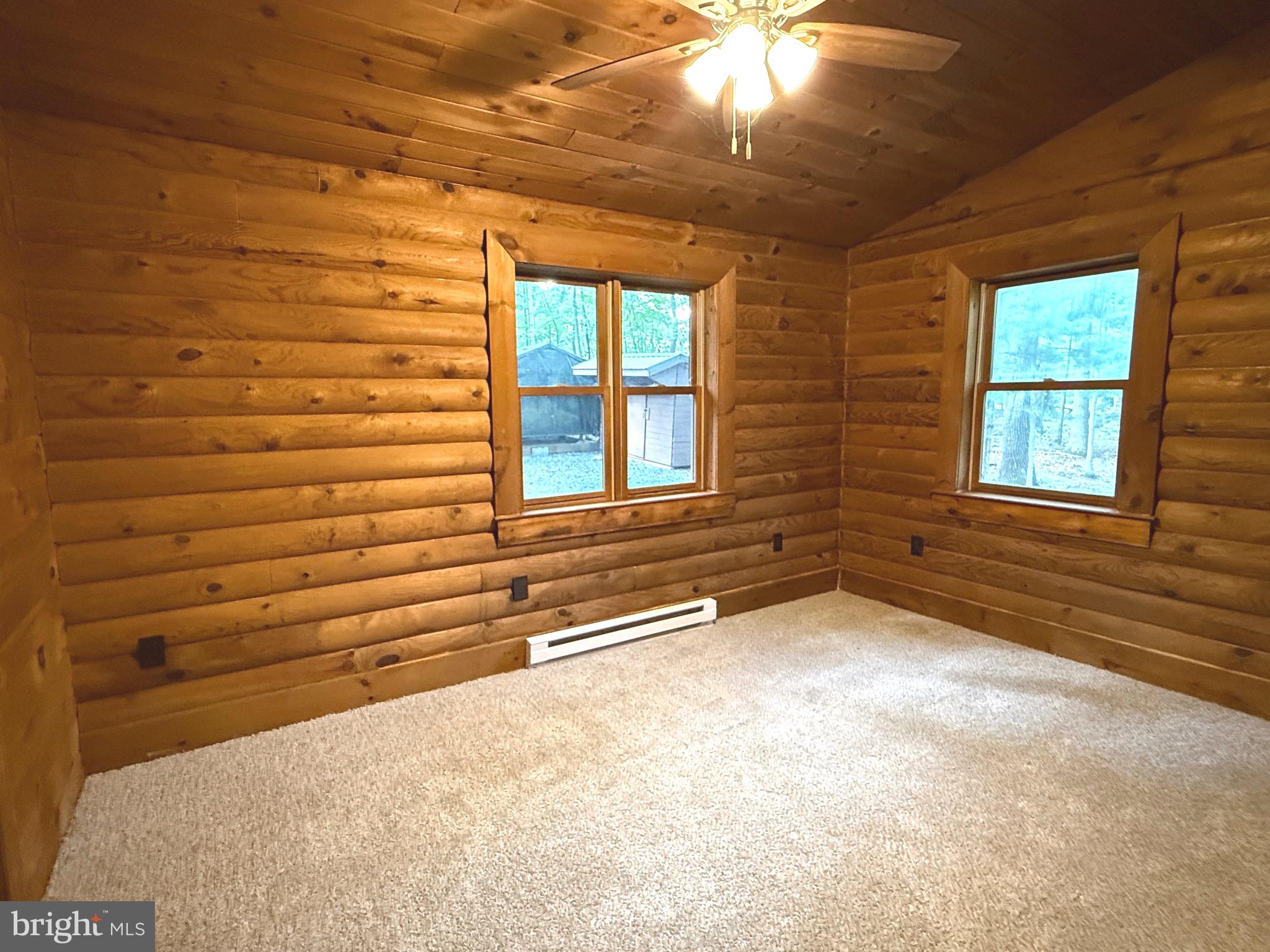 SLEEPY CREEK MOUNTAIN RETREAT - Residential