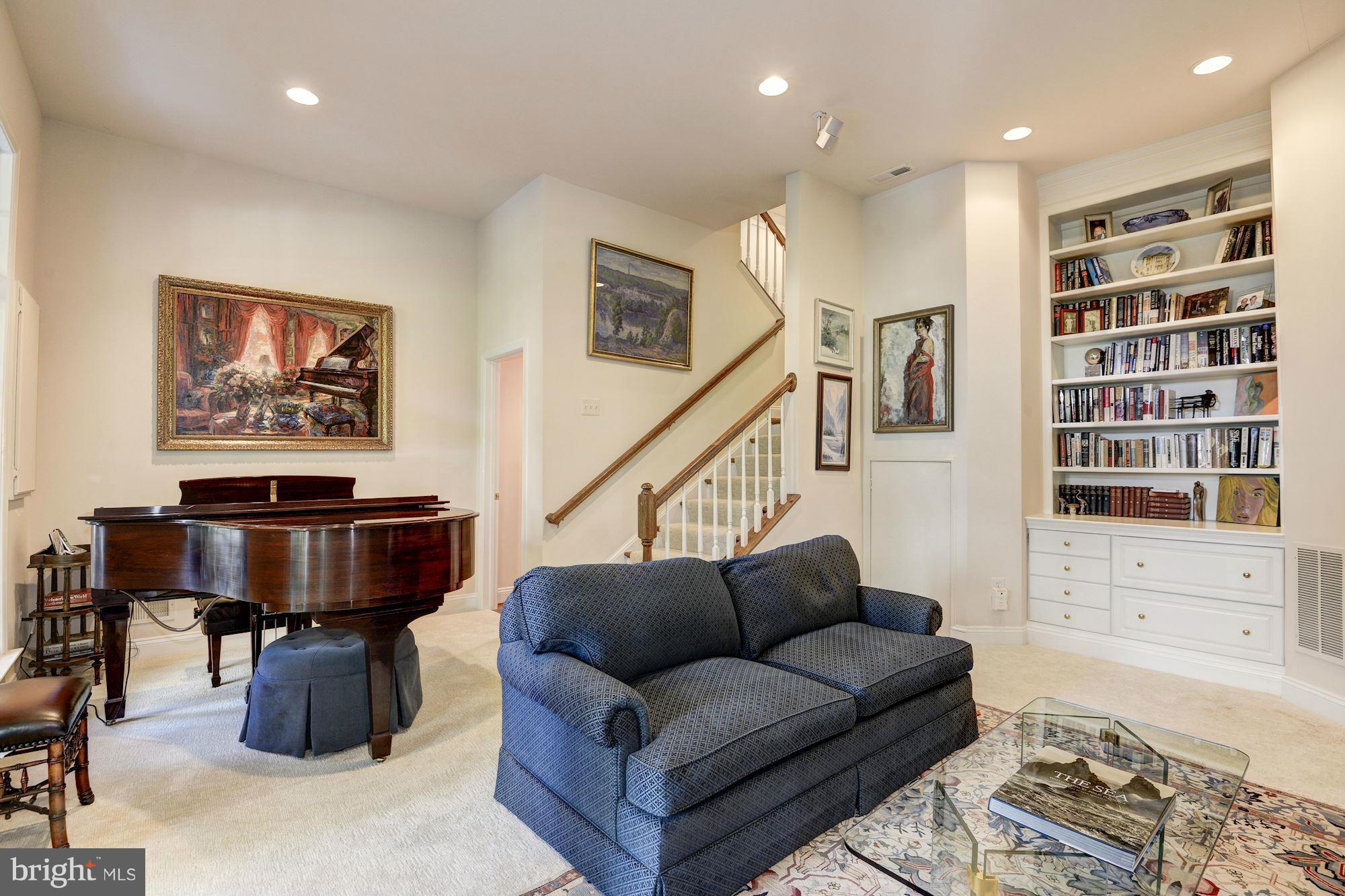 PALISADES PARK - Residential