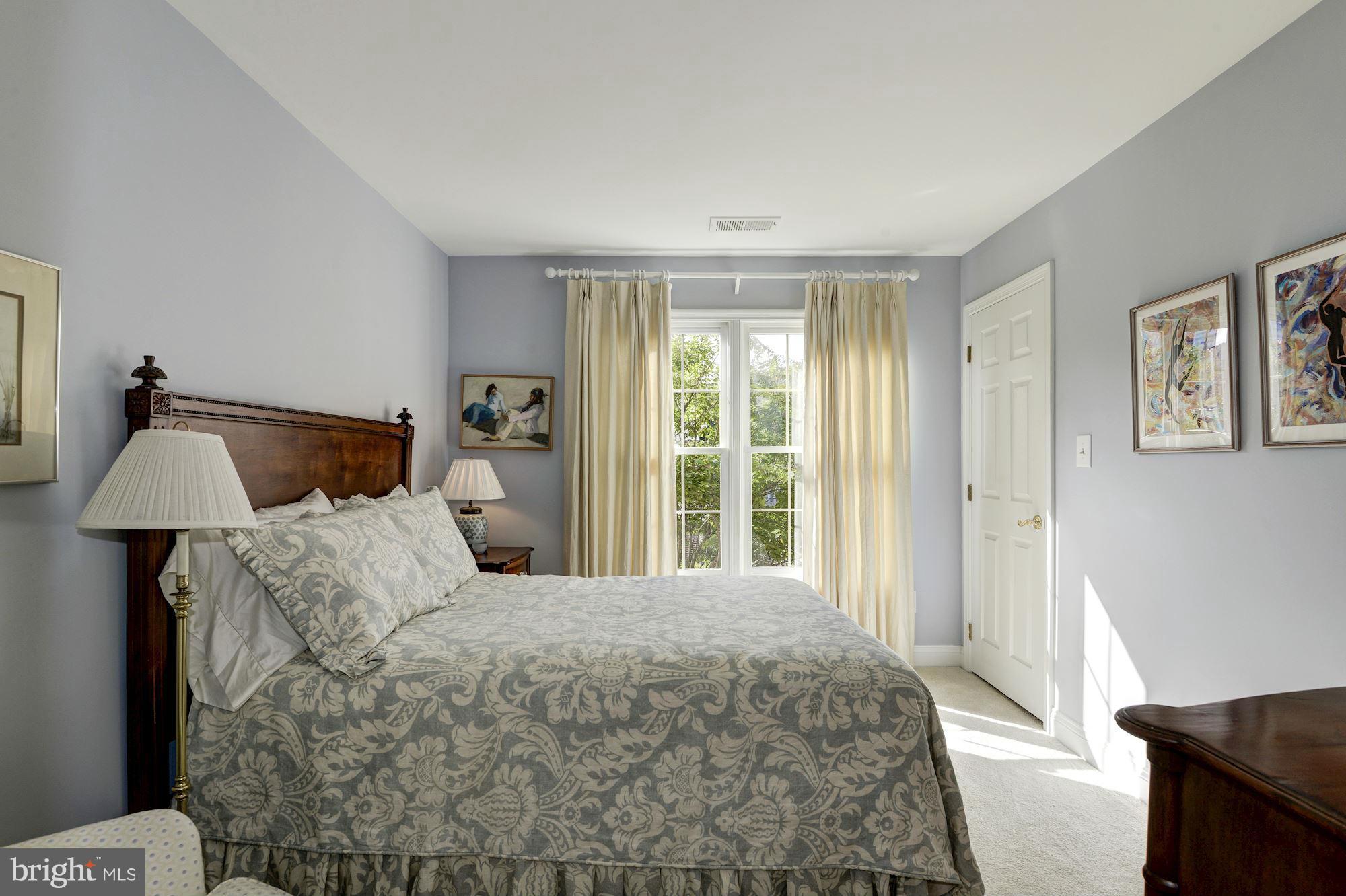 PALISADES PARK - Residential