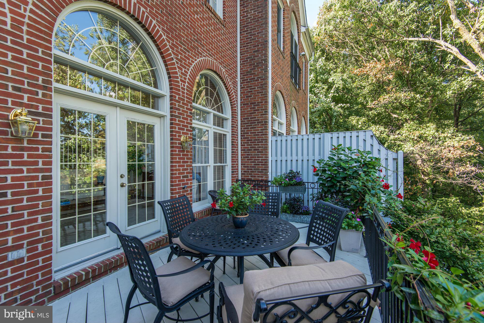 PALISADES PARK - Residential