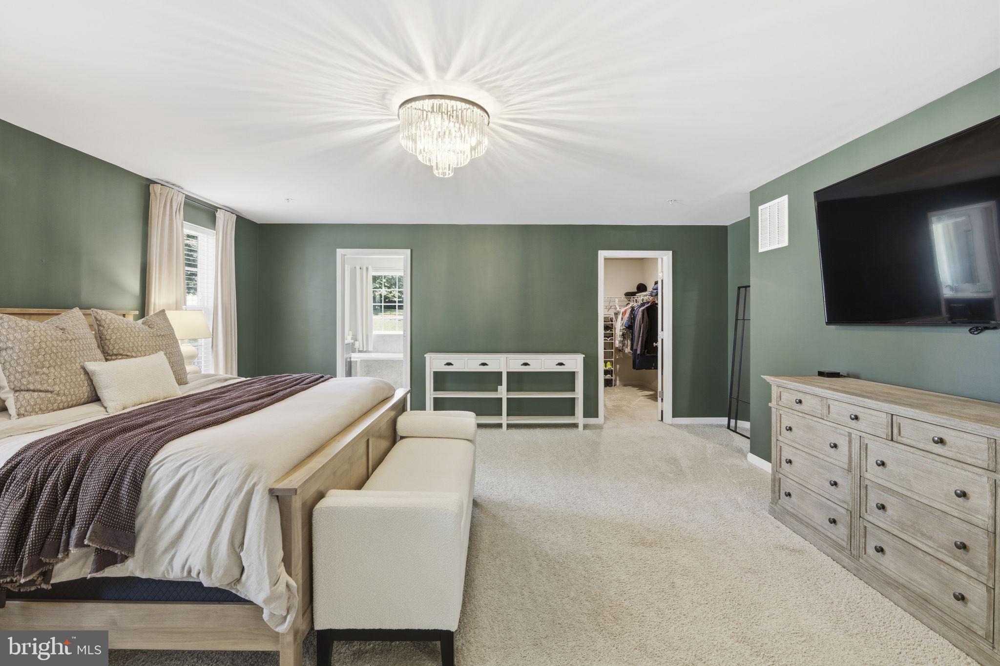 SOMERSET HILL - Residential
