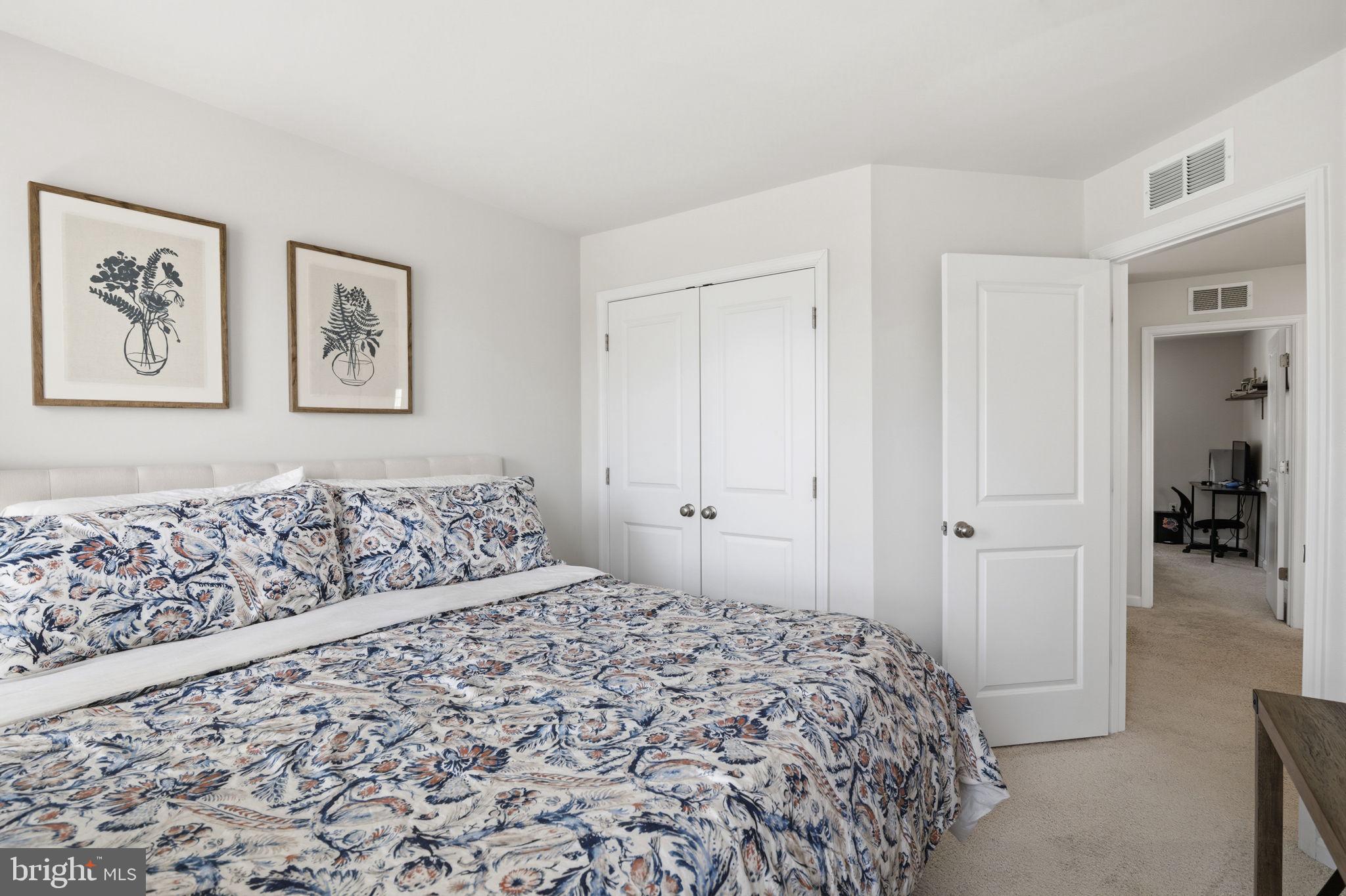 SOMERSET HILL - Residential