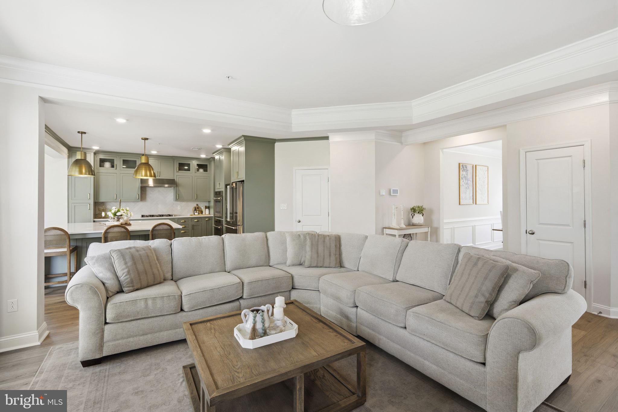 SOMERSET HILL - Residential