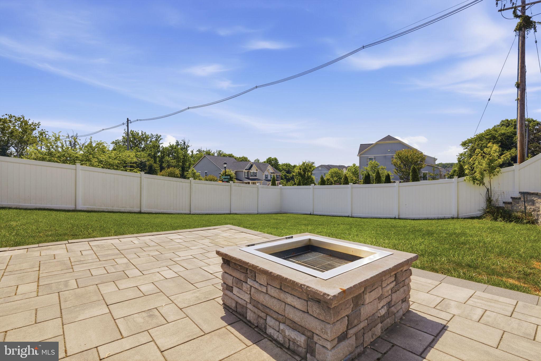 SOMERSET HILL - Residential