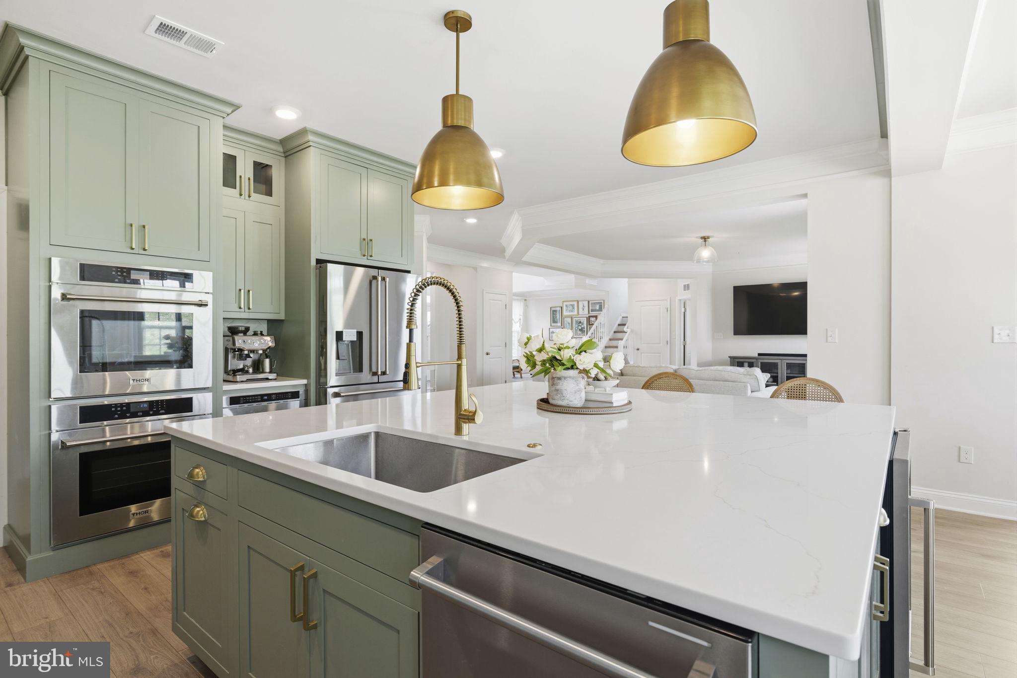 SOMERSET HILL - Residential