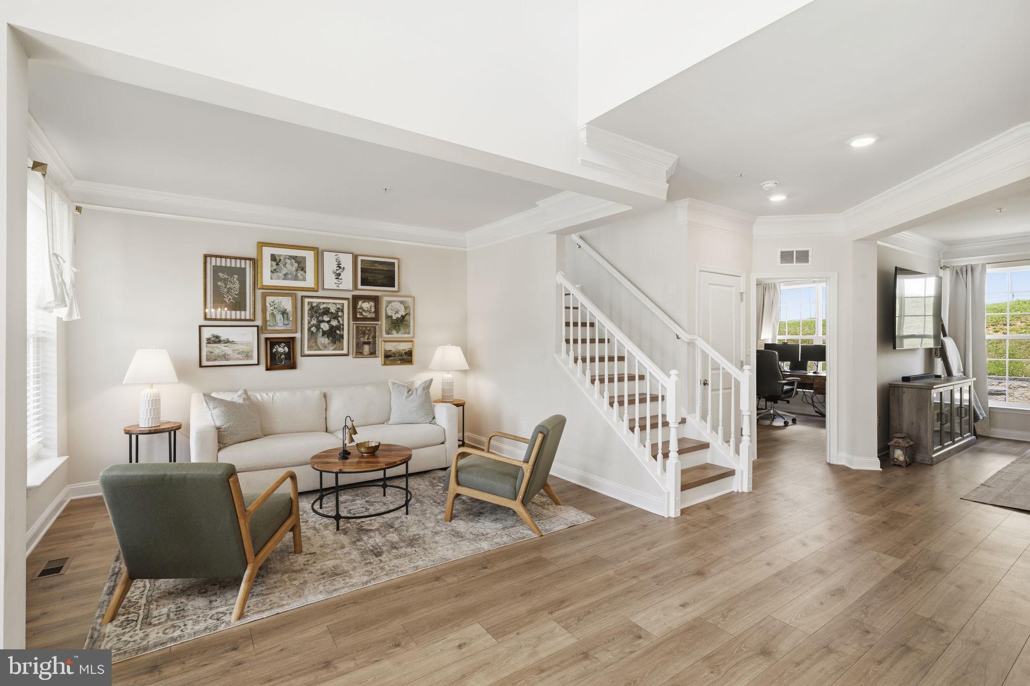SOMERSET HILL - Residential