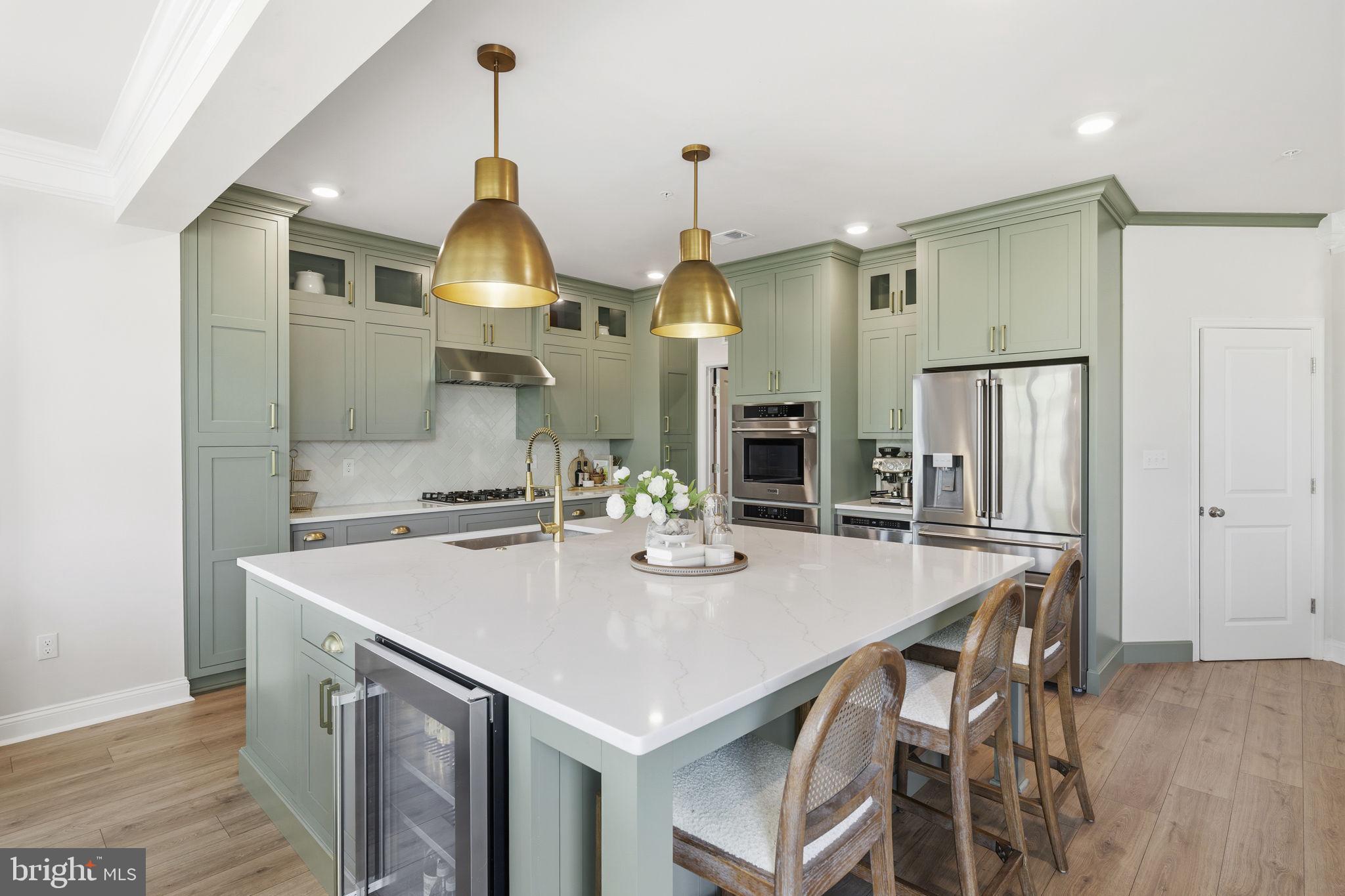 SOMERSET HILL - Residential