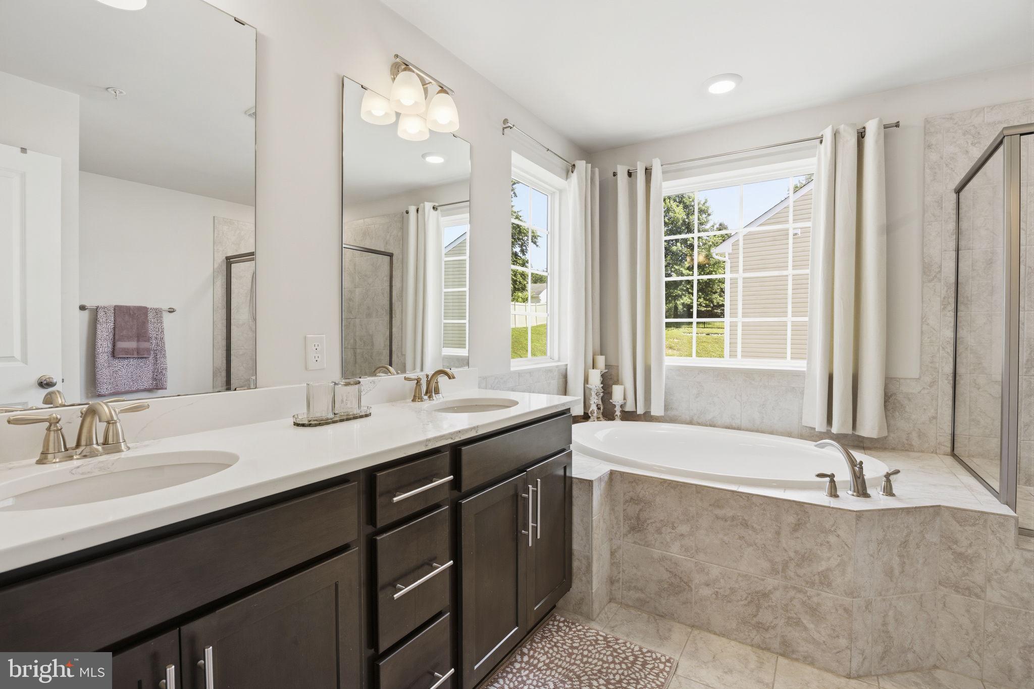 SOMERSET HILL - Residential