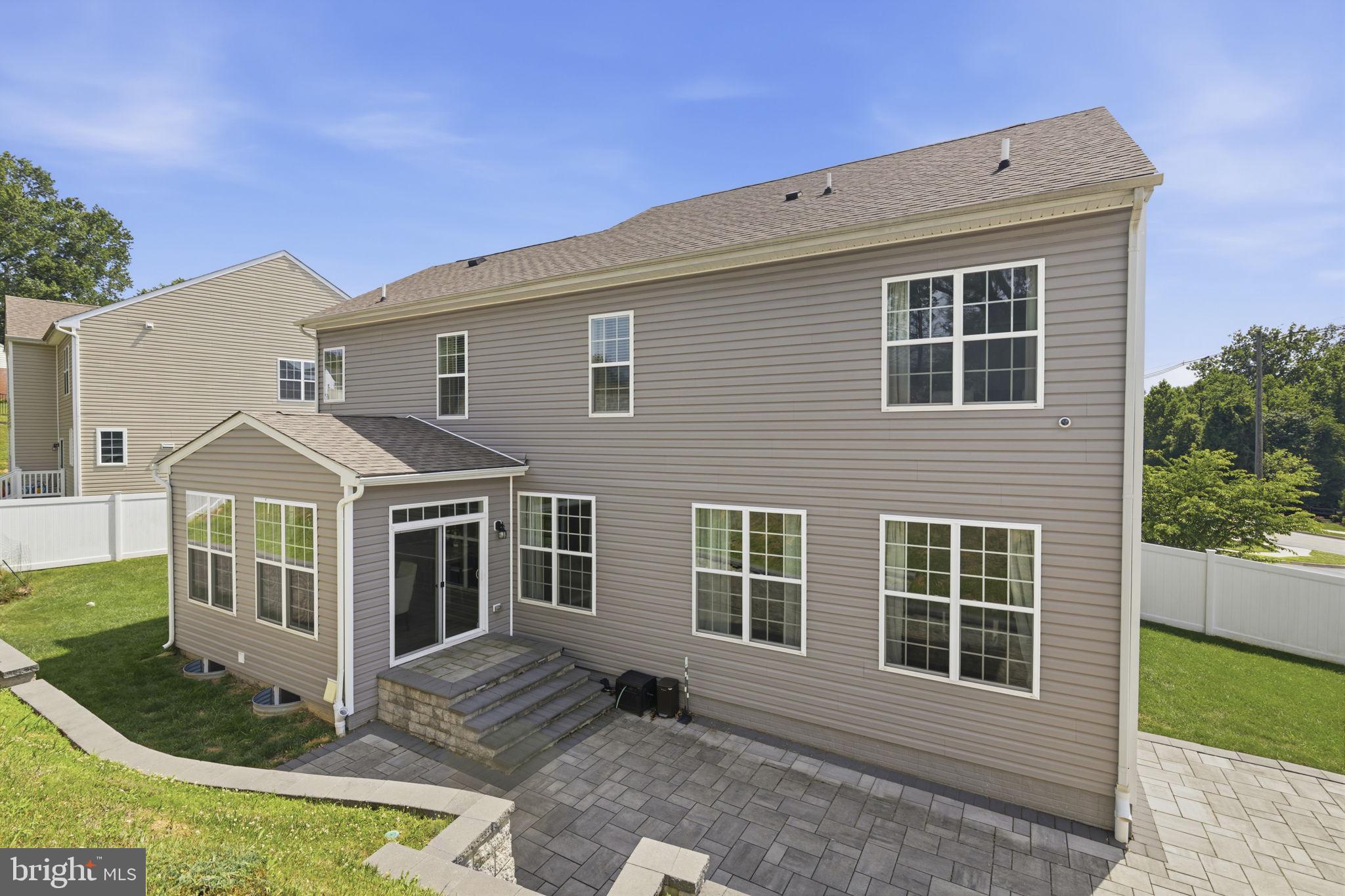 SOMERSET HILL - Residential