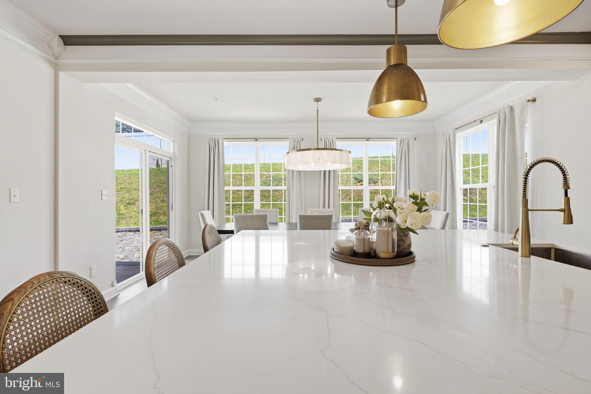 SOMERSET HILL - Residential