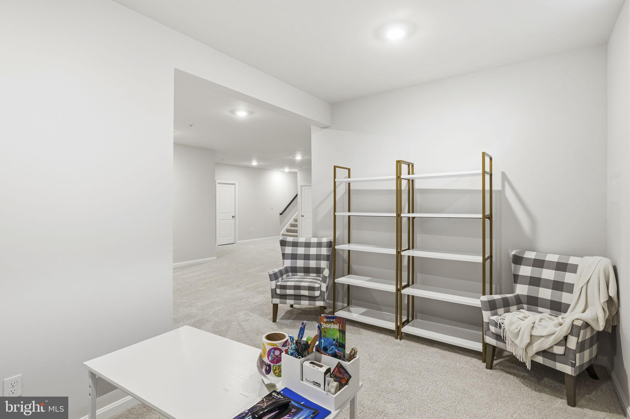 SOMERSET HILL - Residential