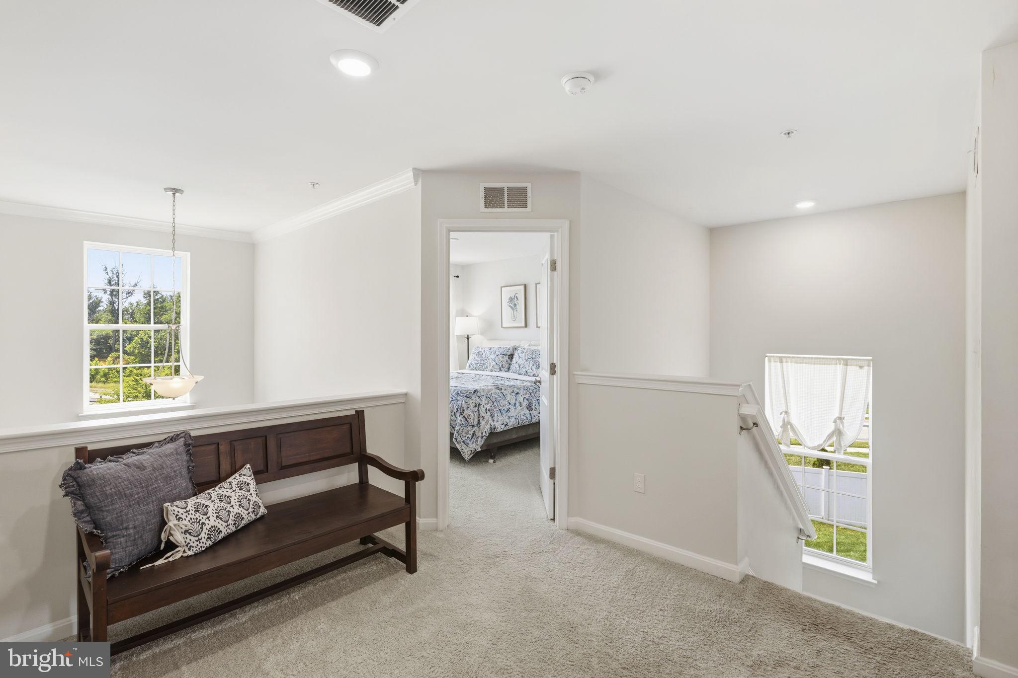 SOMERSET HILL - Residential
