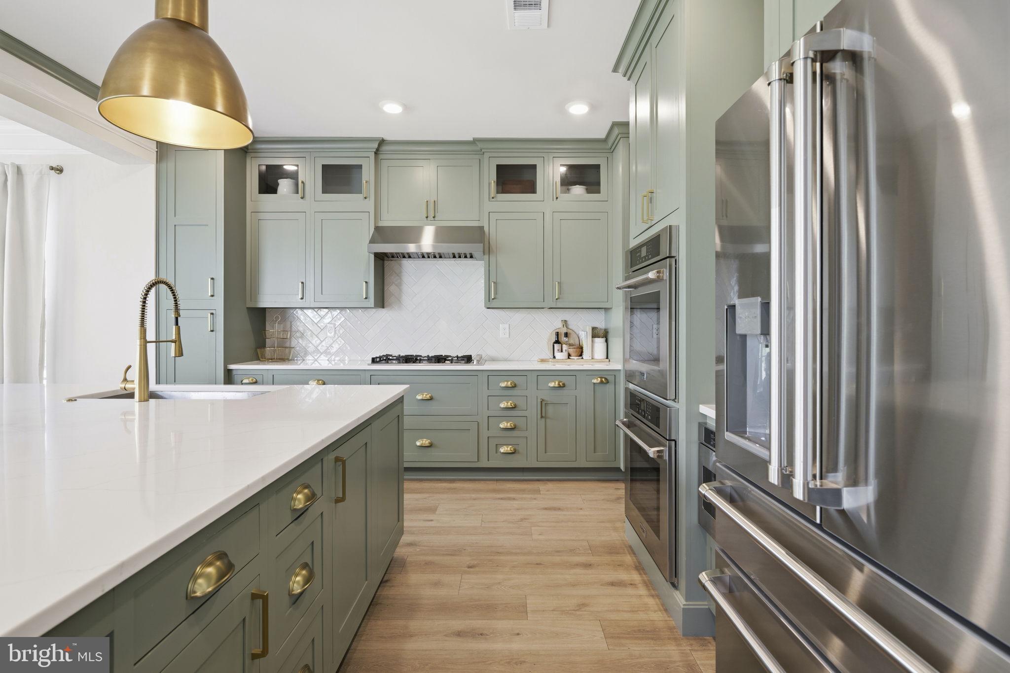 SOMERSET HILL - Residential