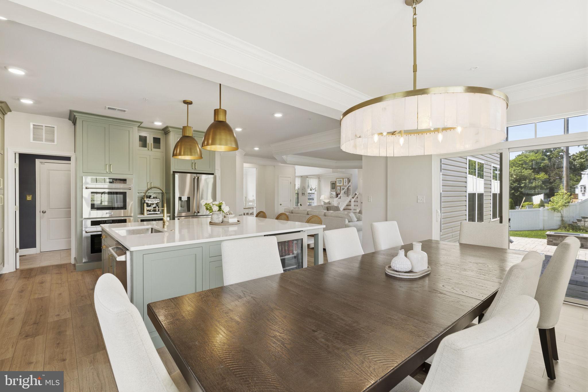 SOMERSET HILL - Residential