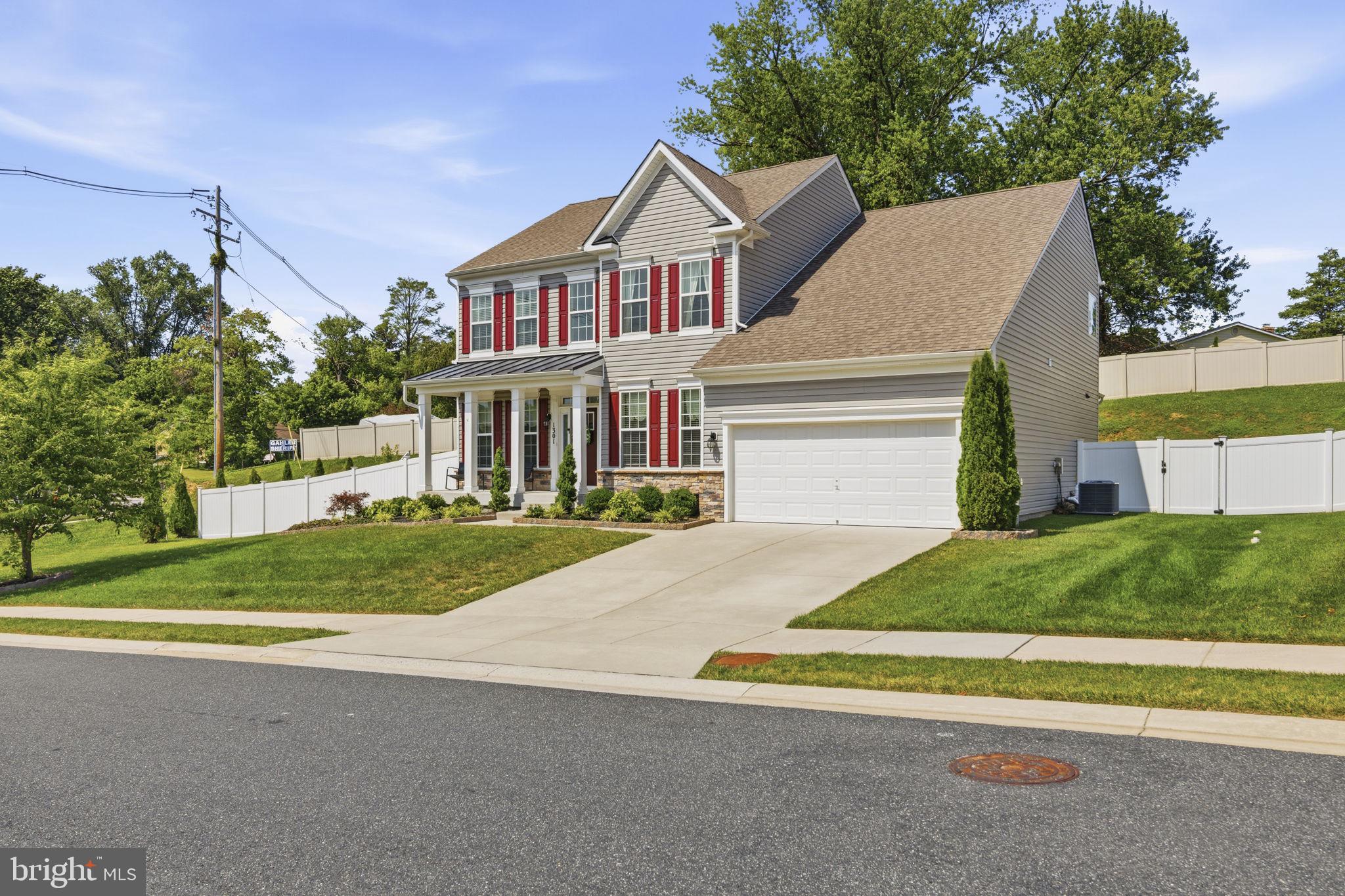 SOMERSET HILL - Residential