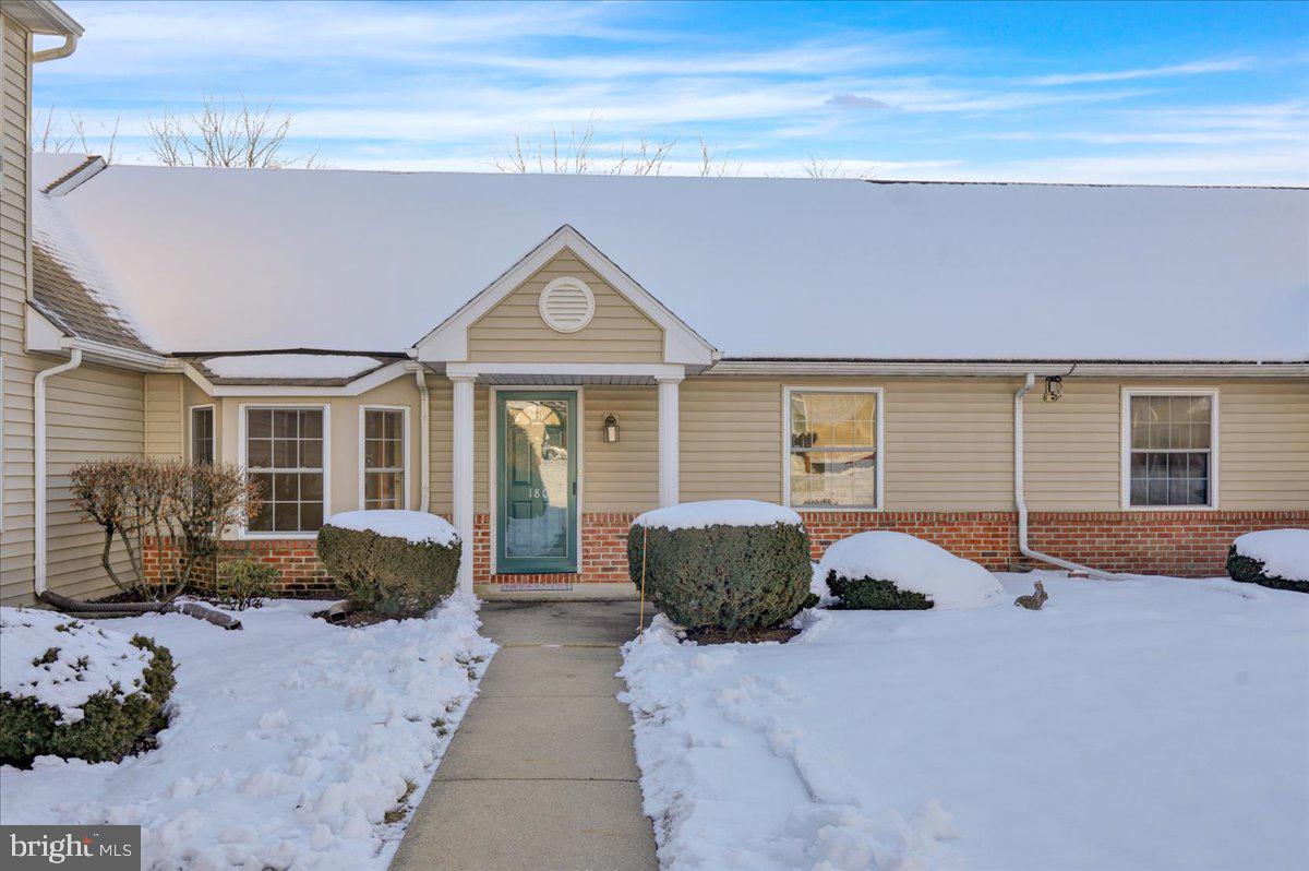 Welcome to 180 Heather Ln in Stone Hill Farms! This charming home offers 3 bedrooms, 2 bathrooms, and convenient one-floor living. The garage has been converted into a versatile space, perfect for an additional bedroom with storage. Enjoy indoor-outdoor living with a deck featuring an awning. Located in a desirable community near parks, shopping, and dining. Don't miss out – schedule your showing today!