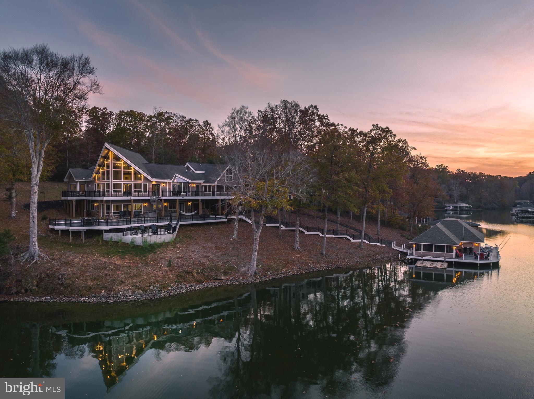 CATS PAW COVE - Residential