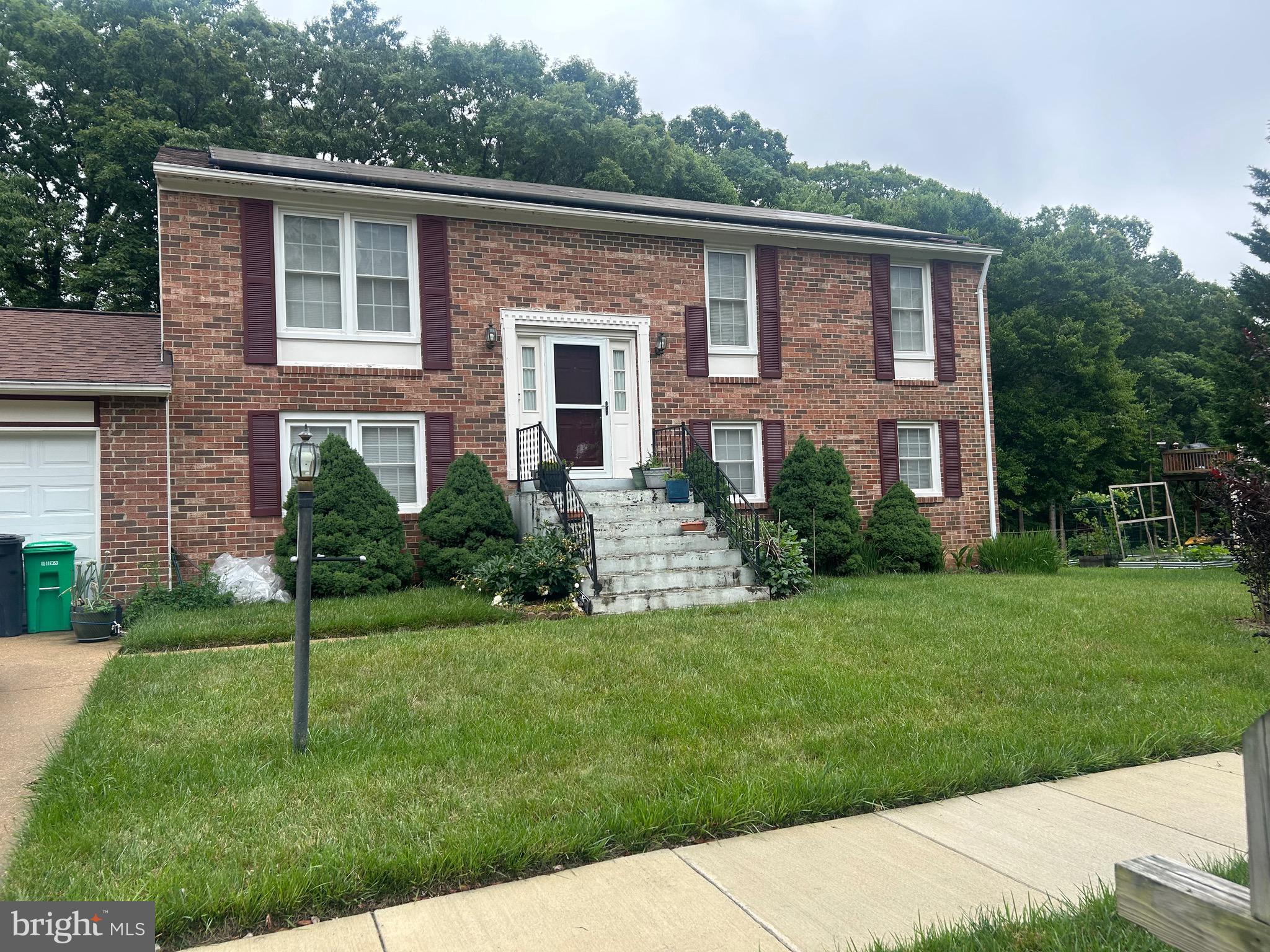 MARY-CATHERINE ESTATES - Residential