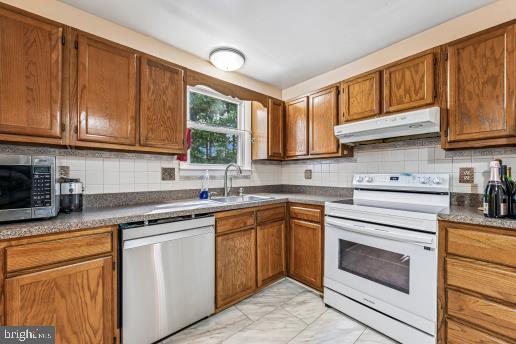 MARY-CATHERINE ESTATES - Residential