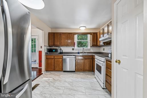 MARY-CATHERINE ESTATES - Residential