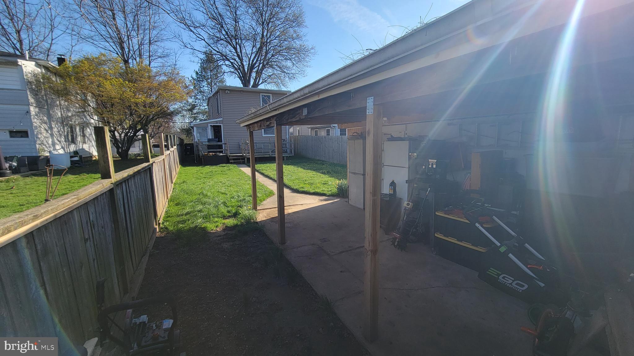 COLUMBIA AVENUE - Residential