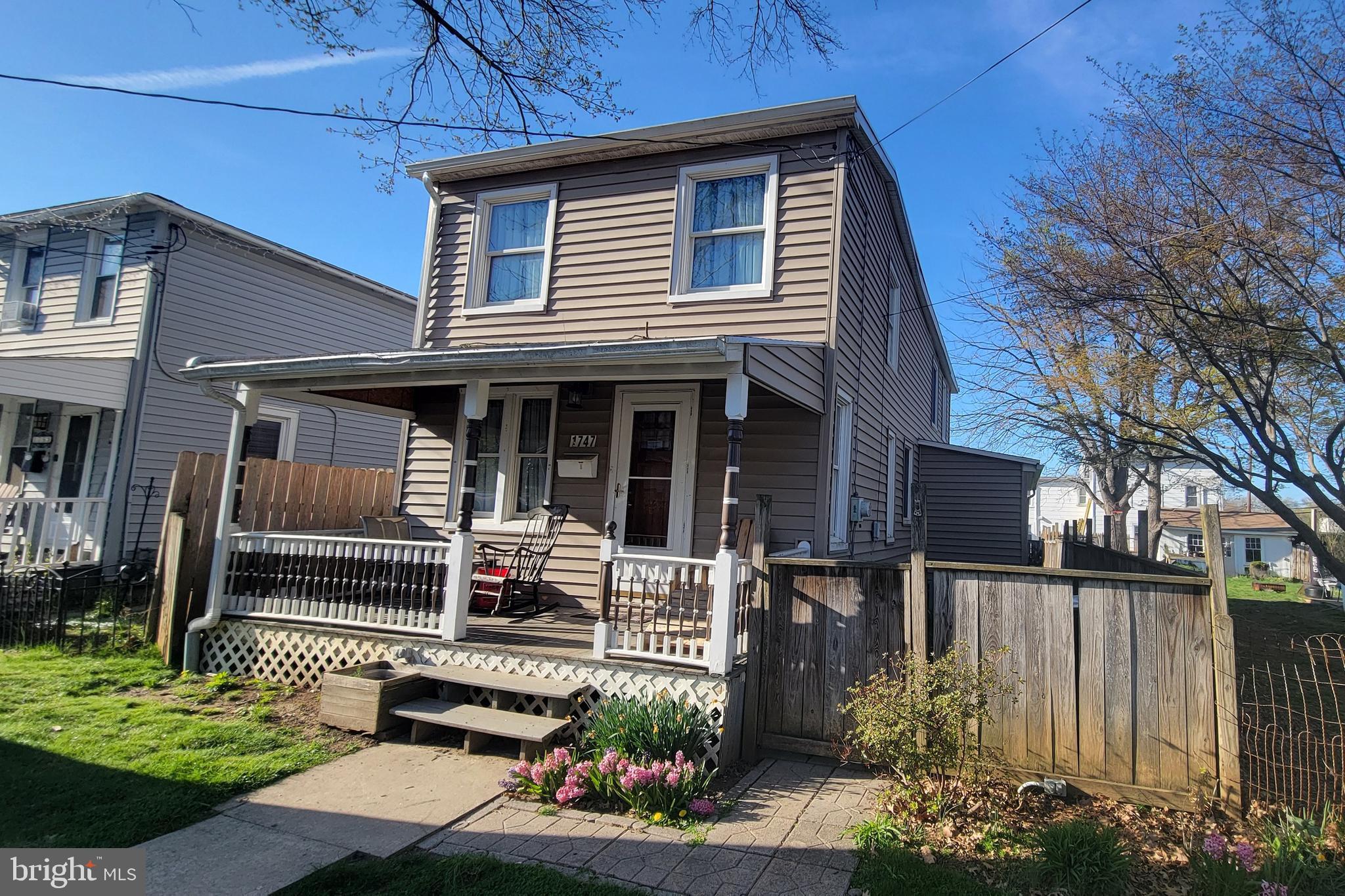 This 3 bedroom, 1.5 bath home in Lancaster offers great potential for those looking to add their personal
touch. The interior features freshly painted rooms (1 year) and original hardwood floors preserved under
vinyl. The kitchen and bathroom are well-maintained, and the home boasts updated electrical, plumbing, a
newer roof (2-3 years), and a solid foundation. Enjoy central heat and air, an unfinished basement for
storage, and a detached 1-car garage. Appliances included. No HOA!