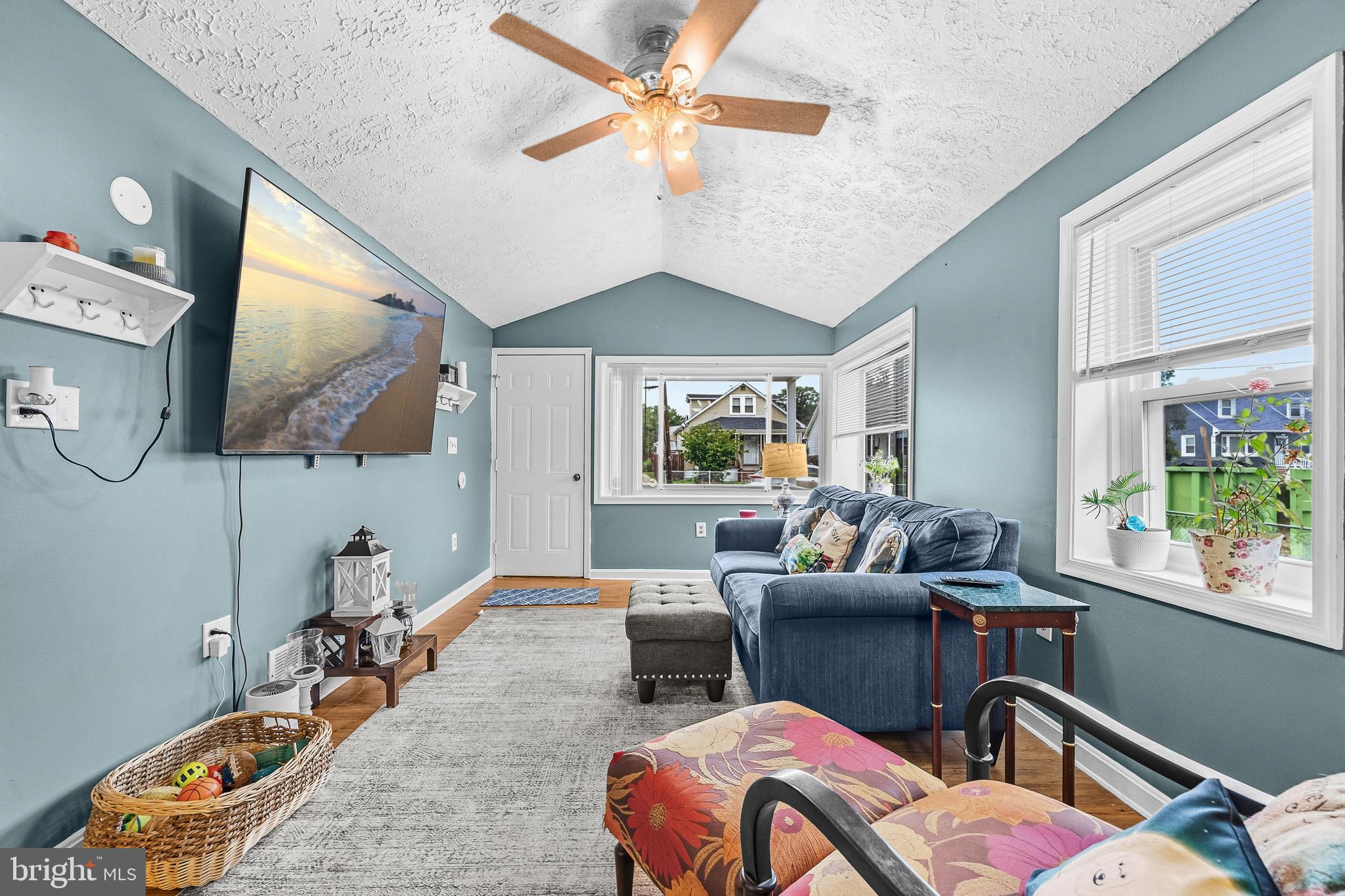 HILLCREST - Residential