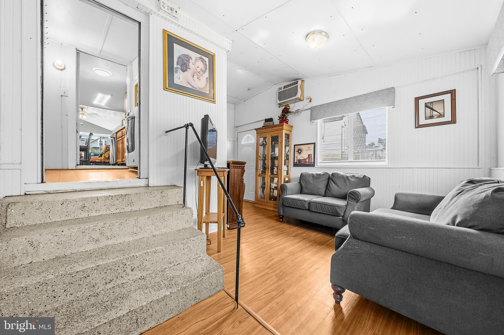 HILLCREST - Residential