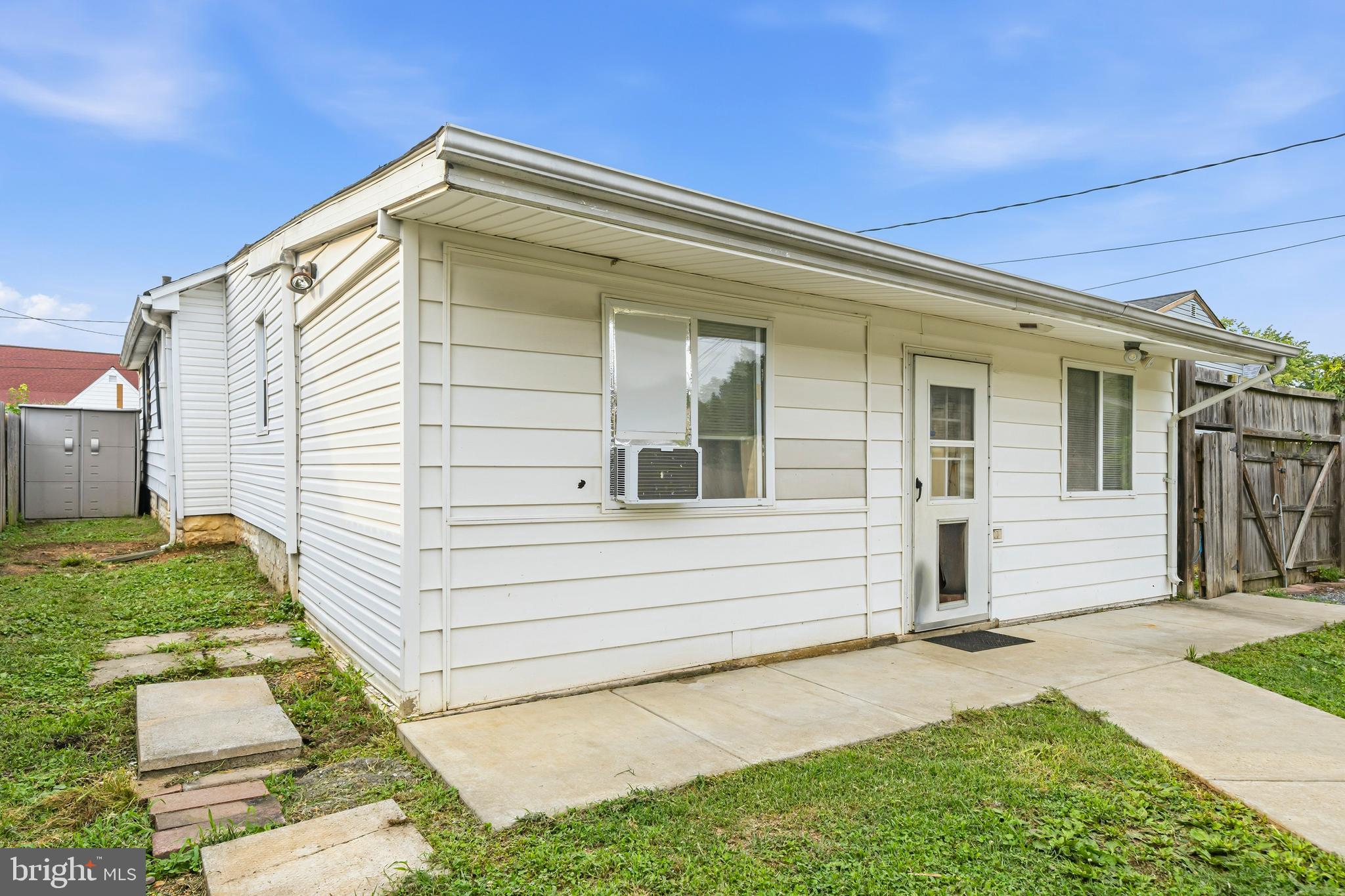 HILLCREST - Residential