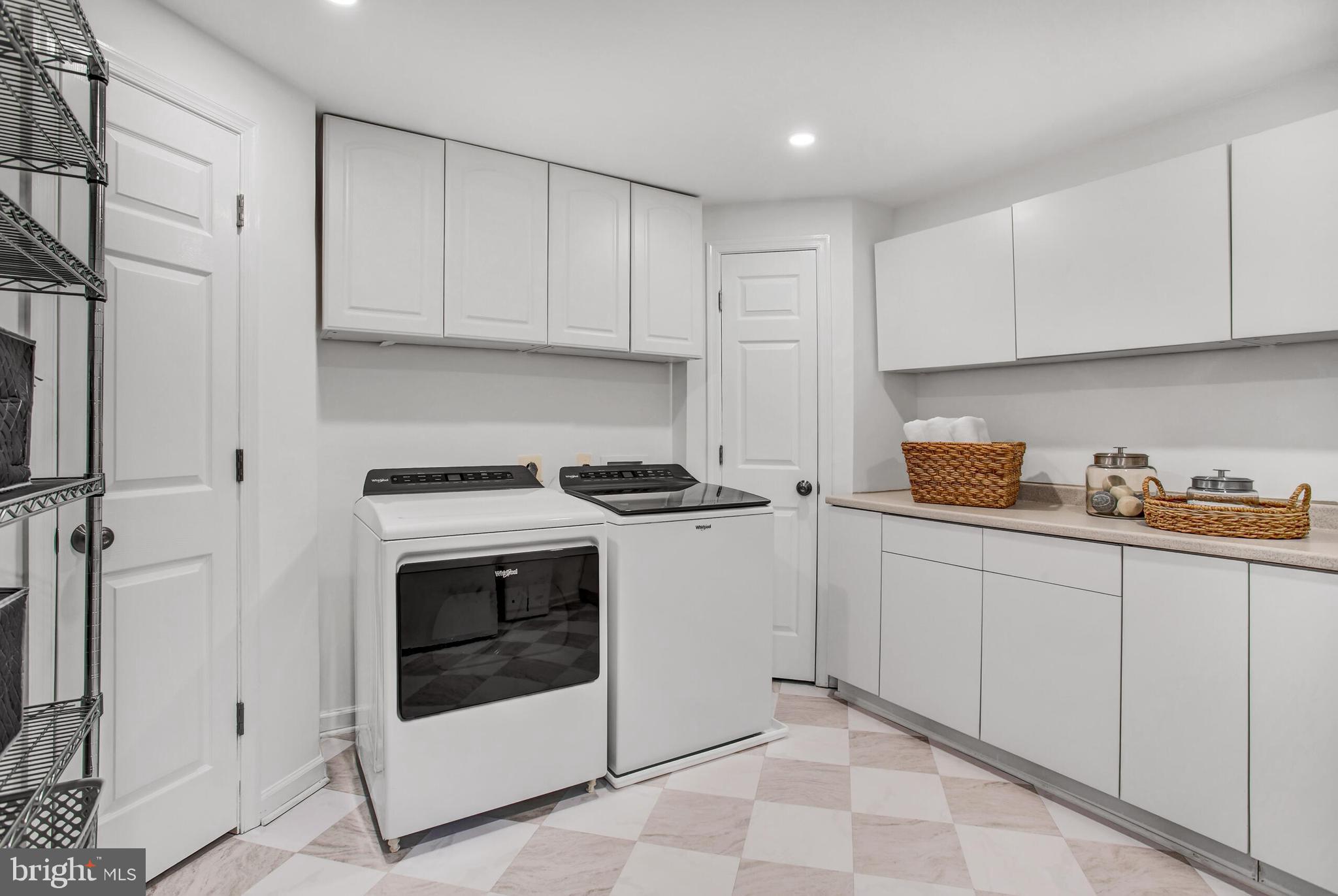 WOODLEA MANOR - Residential