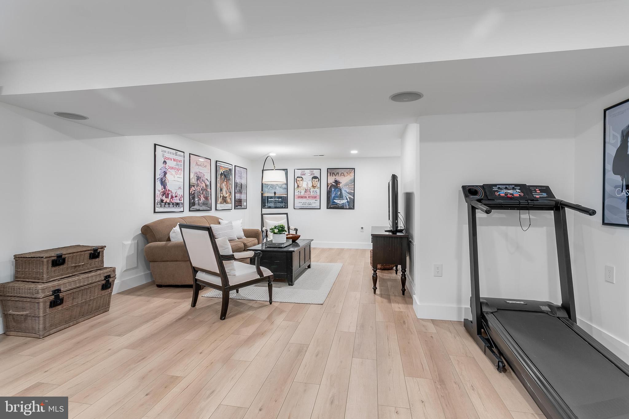 WOODLEA MANOR - Residential