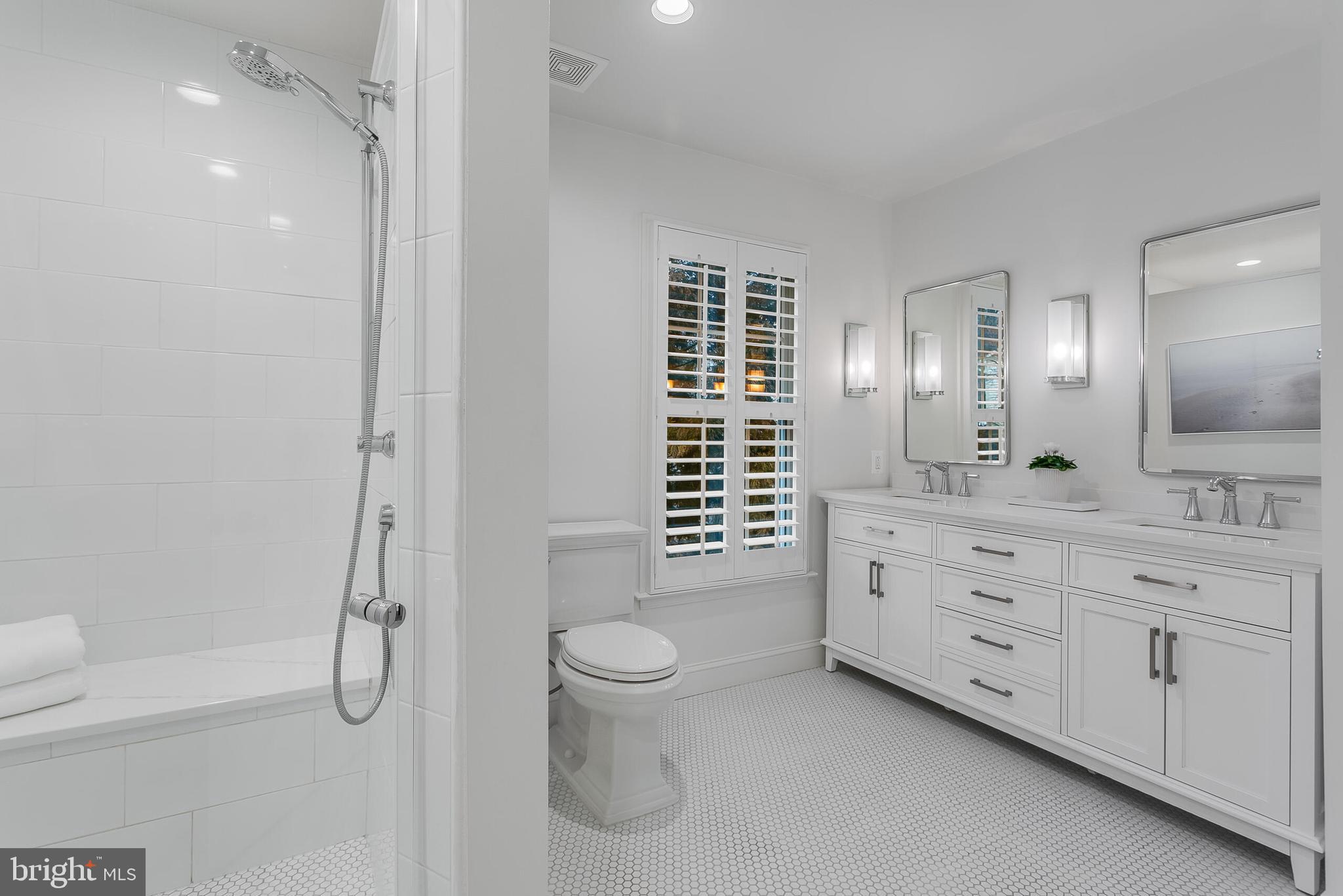 WOODLEA MANOR - Residential