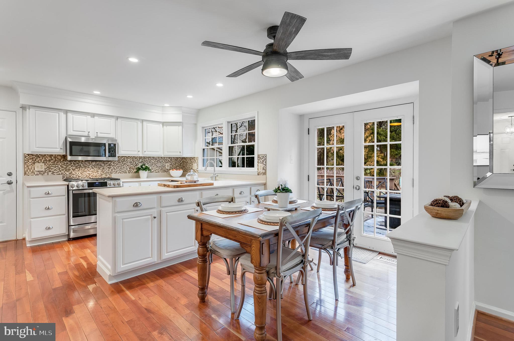 WOODLEA MANOR - Residential