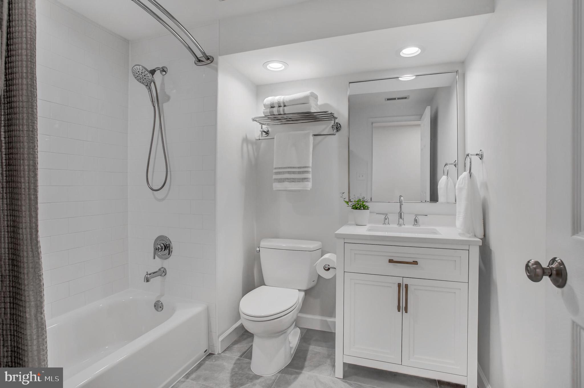 WOODLEA MANOR - Residential