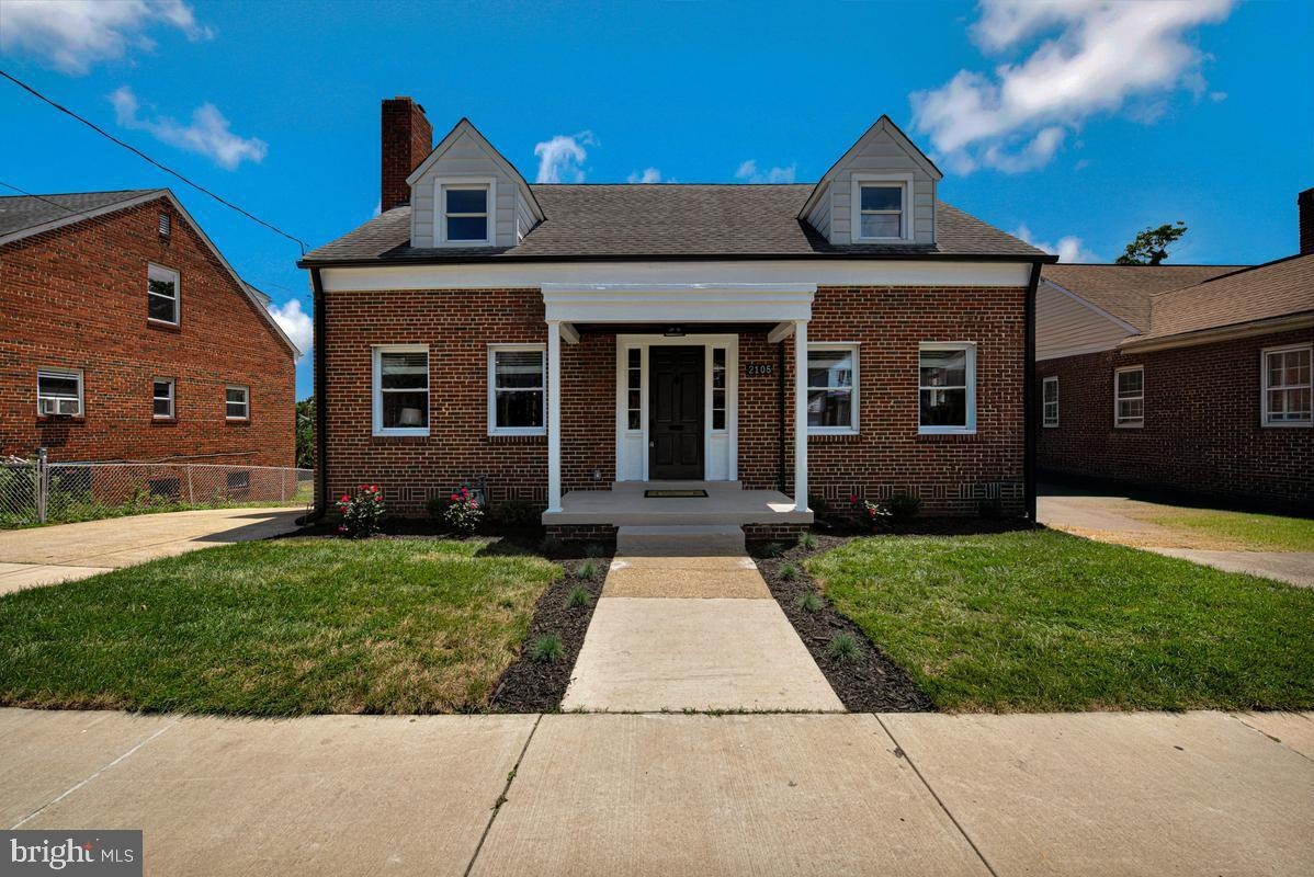 NORTH WOODRIDGE - Residential