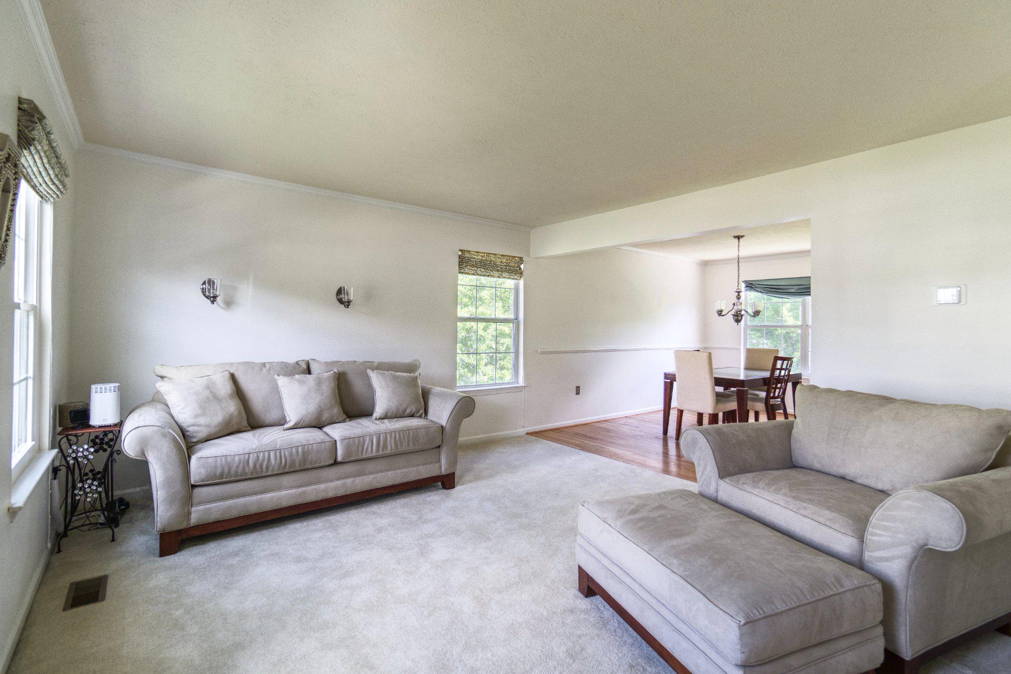 SOUTH HAMPTON - Residential