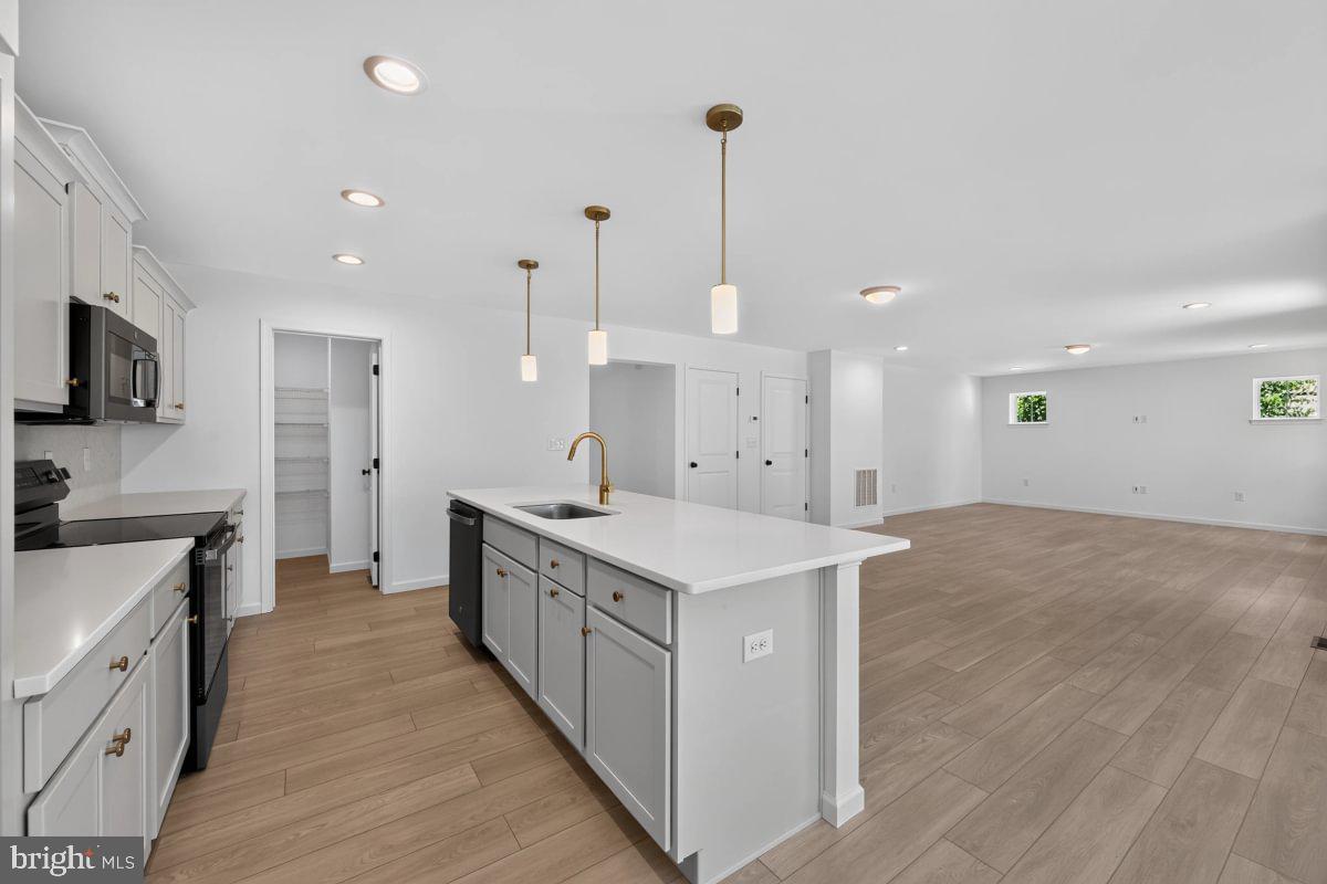 DEERFIELD ESTATES - Residential