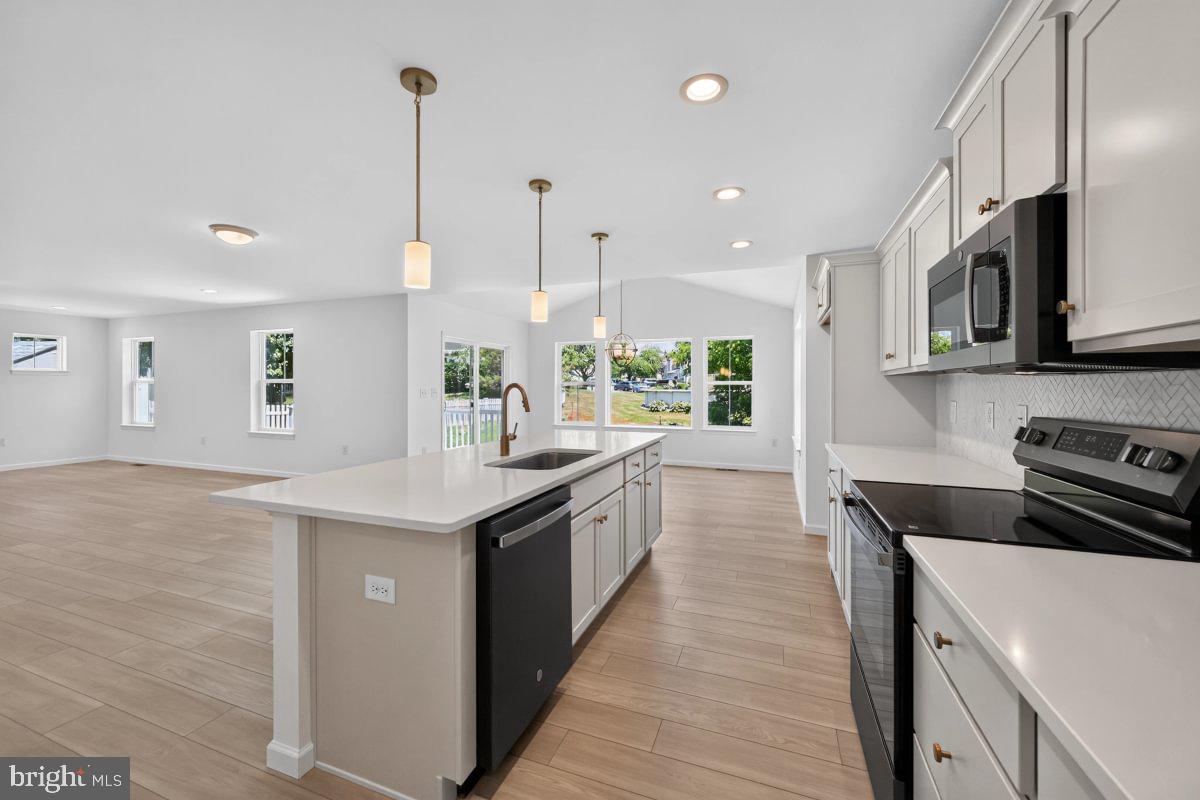 DEERFIELD ESTATES - Residential