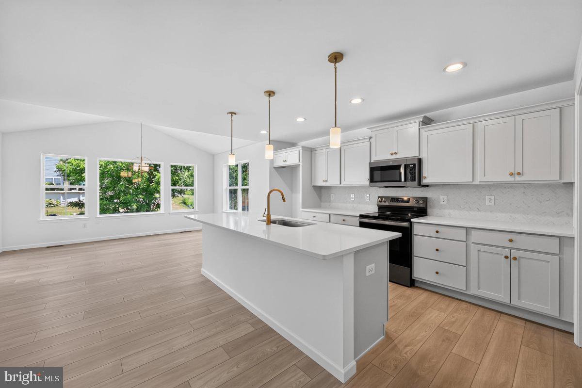 DEERFIELD ESTATES - Residential