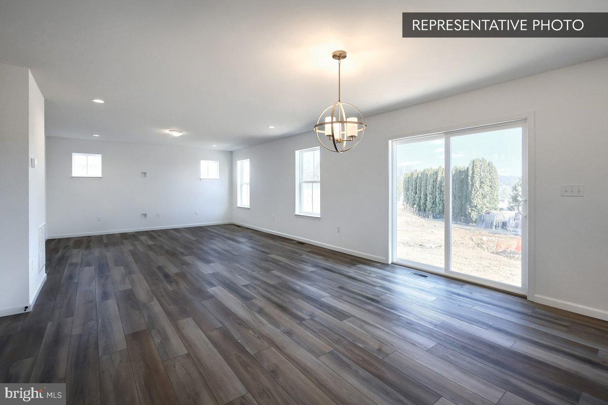 DEERFIELD ESTATES - Residential