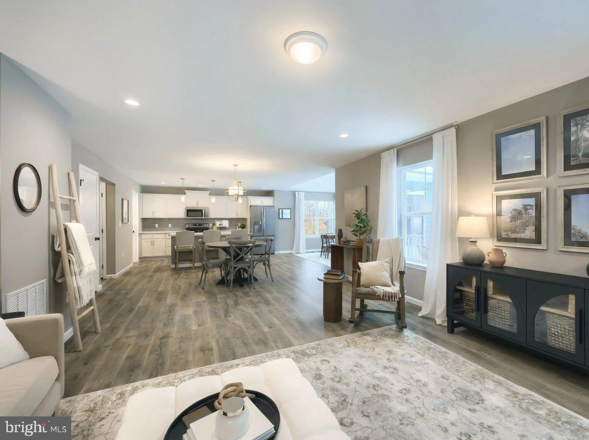 DEERFIELD ESTATES - Residential