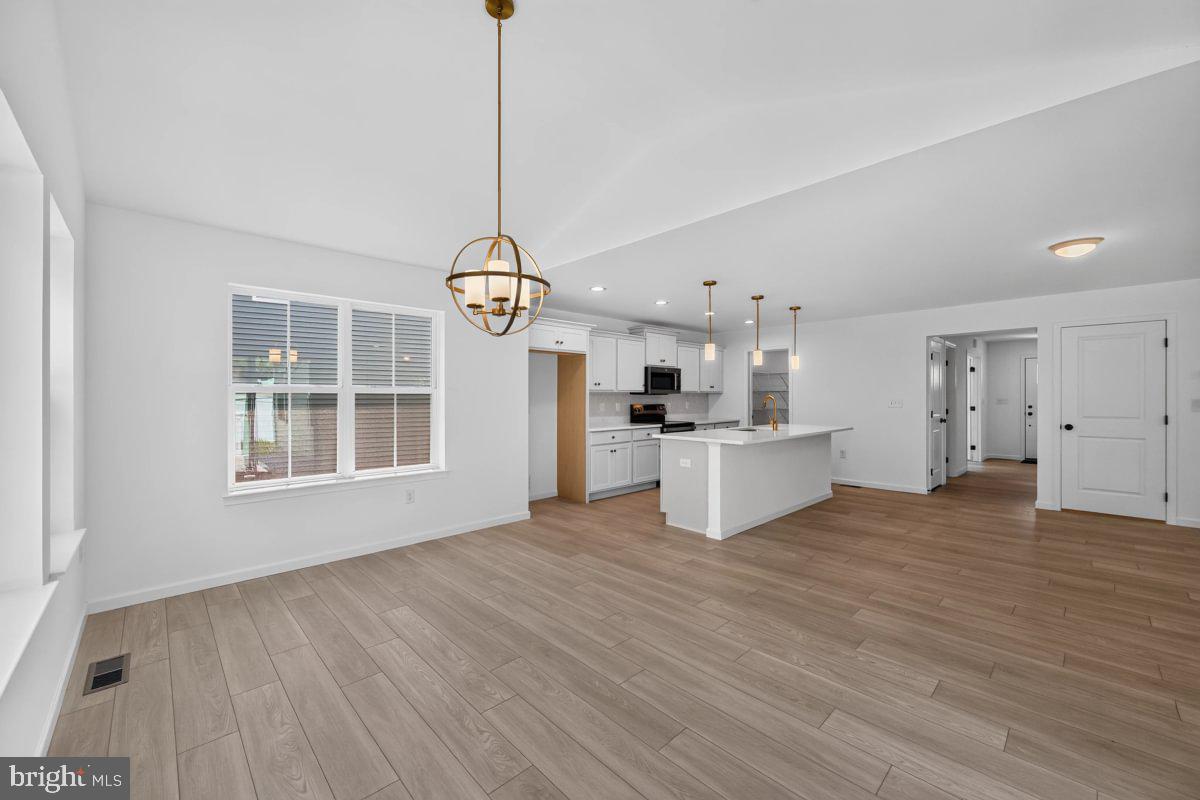 DEERFIELD ESTATES - Residential