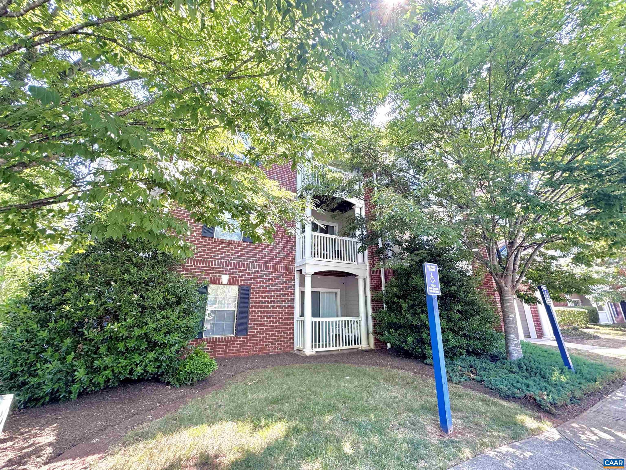 EAGLES LANDING - Residential