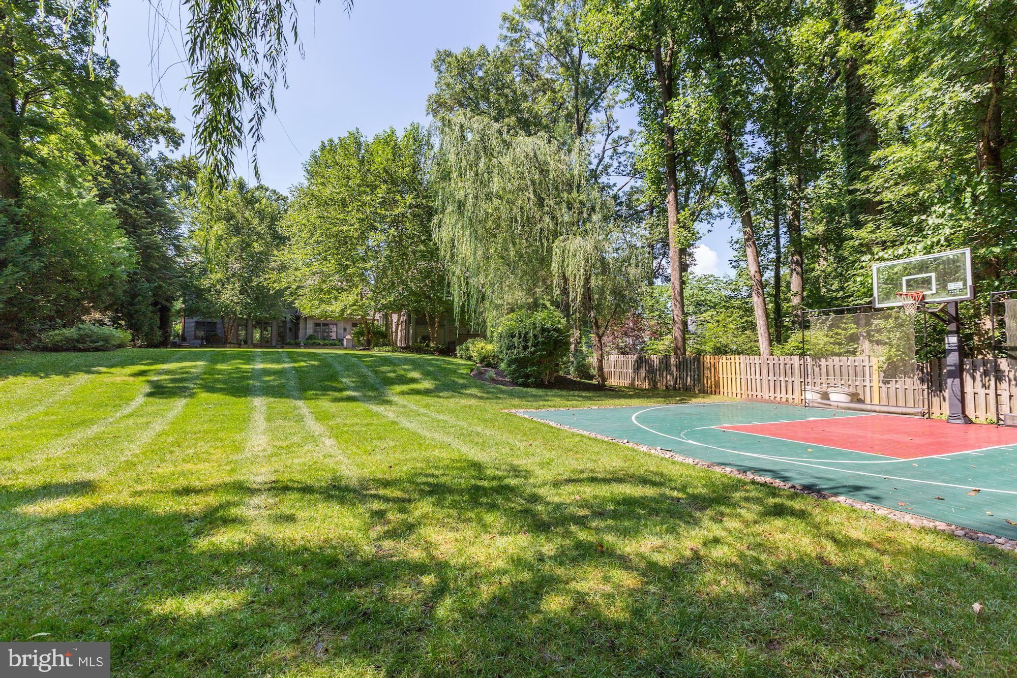 BRADLEY HILLS GROVE - Residential