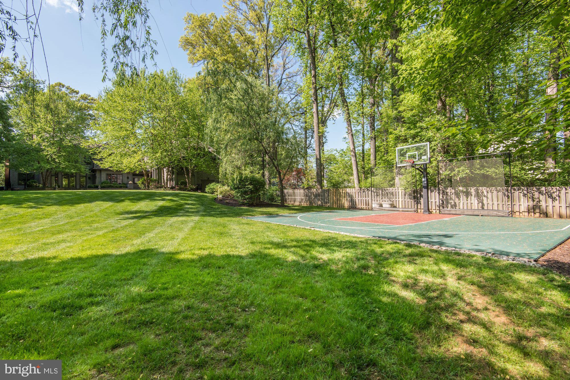 BRADLEY HILLS GROVE - Residential
