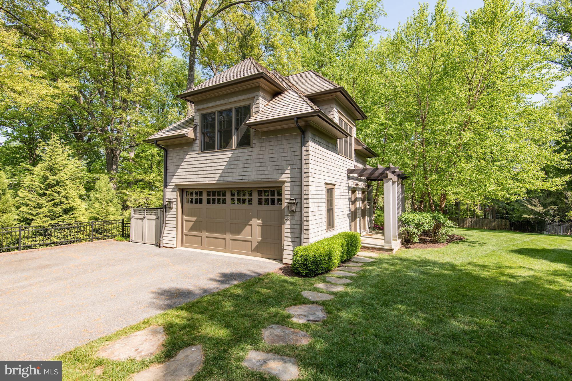 BRADLEY HILLS GROVE - Residential